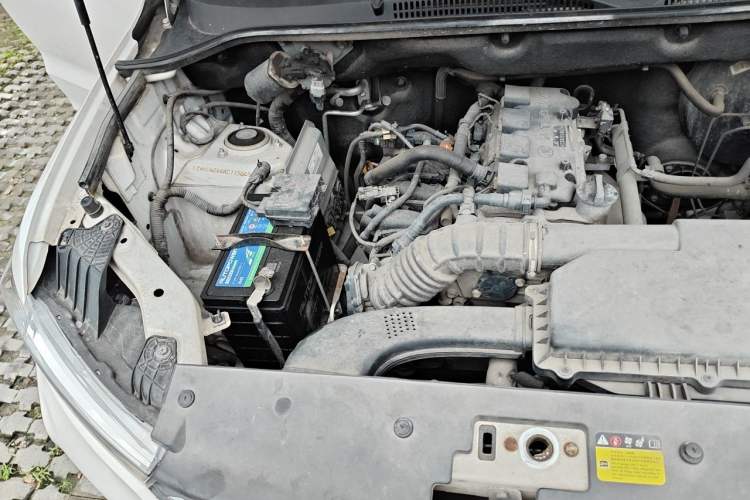 Used Wuling Hongguang 2019 1.5L S Comfort Edition China VI LAR Engine Bay Right