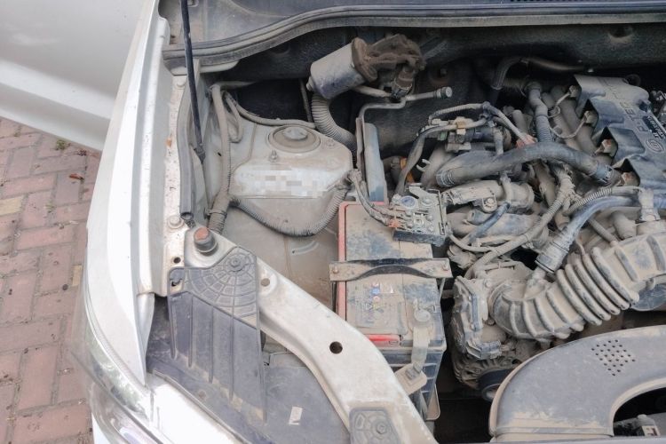 Used Wuling Hongguang 2019 1.5L S Standard Version China VI LAR Engine Bay Right