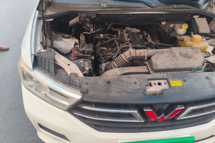 Used Wuling Hongguang 2019 1.5L S Comfort Edition China VI LAR Engine Bay Right