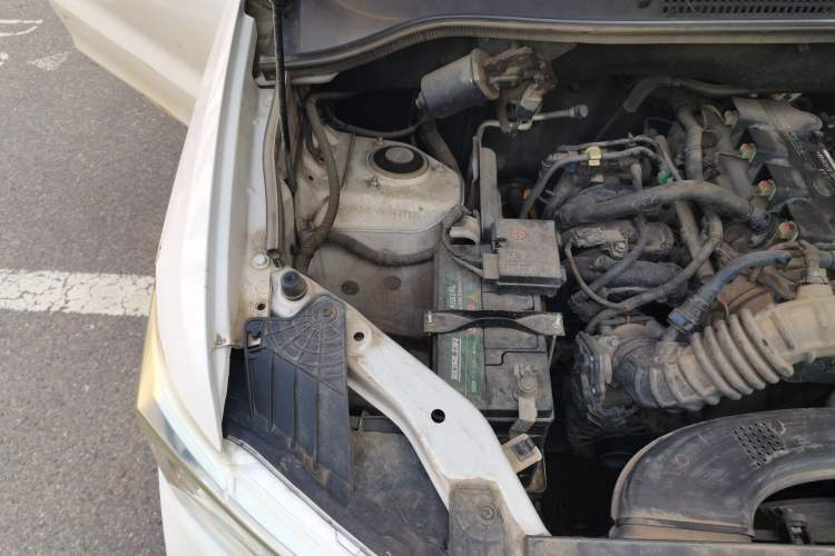 Used Wuling Hongguang 2019 1.5L S Comfort Edition China VI LAR Engine Bay Right