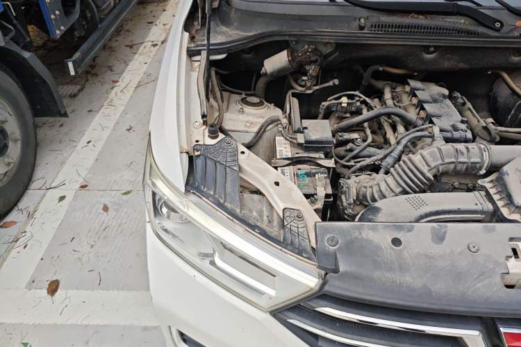 Used Wuling Hongguang 2019 1.5L S Standard Version China VI LAR Engine Bay Right