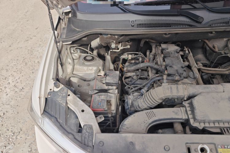 Used Wuling Hongguang 2019 1.5L S Basic Version China VI Standard LAR Engine Bay Right