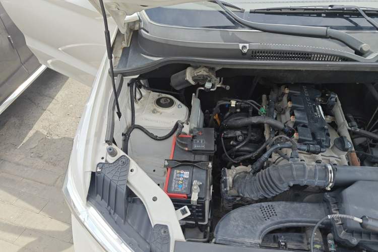 Used Wuling Hongguang 2019 1.5L S Standard Version China VI LAR Engine Bay Right