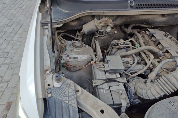 Used Wuling Hongguang 2019 1.5L S Standard Version China VI LAR Engine Bay Right