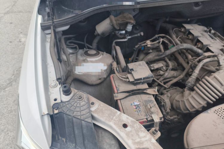 Used Wuling Hongguang 2019 1.5L S Basic Version China VI Standard LAR Engine Bay Right