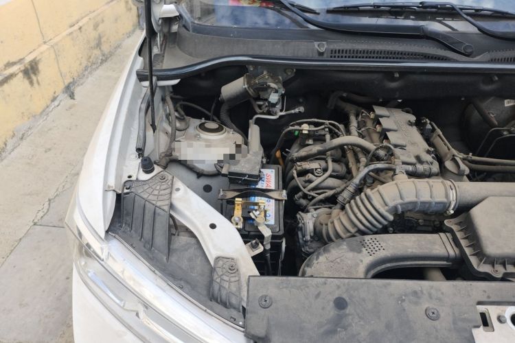Used Wuling Hongguang 2019 1.5L S Standard Version China VI LAR Engine Bay Right