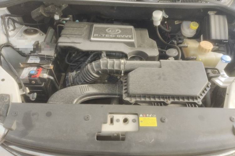 Used Wuling Hongguang 2019 1.5L S Comfort Edition China VI LAR Engine Bay