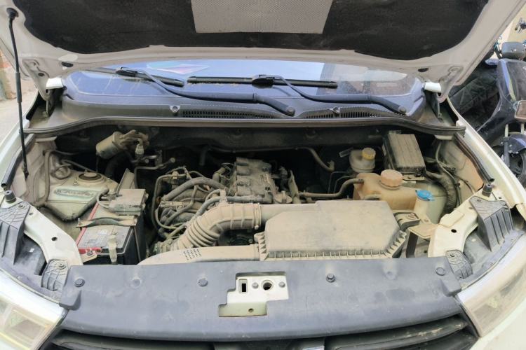 Used Wuling Hongguang 2019 1.5L S Basic Version China VI Standard LAR Engine Bay
