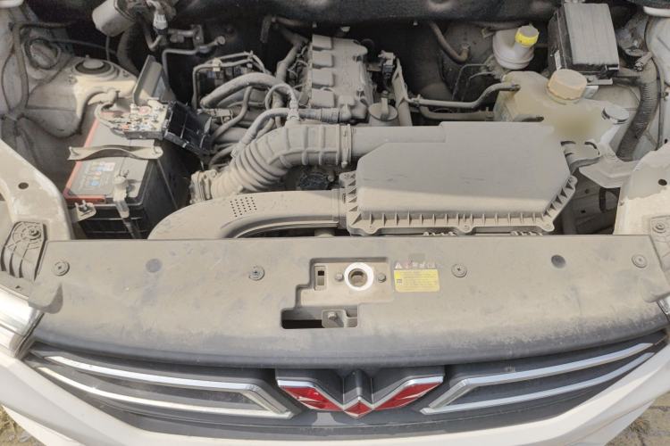 Used Wuling Hongguang 2019 1.5L S Comfort Edition China VI LAR Engine Bay