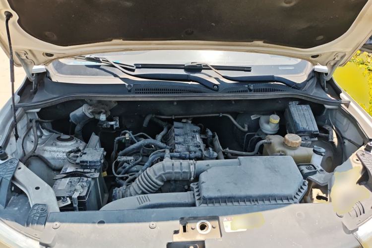 Used Wuling Hongguang 2019 1.5L S Comfort Edition China VI LAR Engine Bay