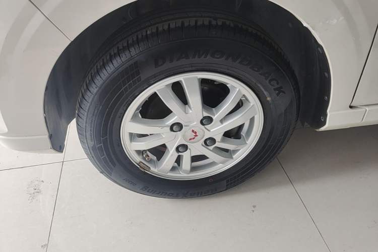 Used Wuling Hongguang 2019 1.5L S Standard Version China VI LAR Exterior 1