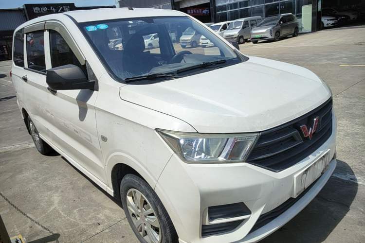 Used Wuling Hongguang 2019 1.5L S Basic Version China VI Standard LAR Exterior 1