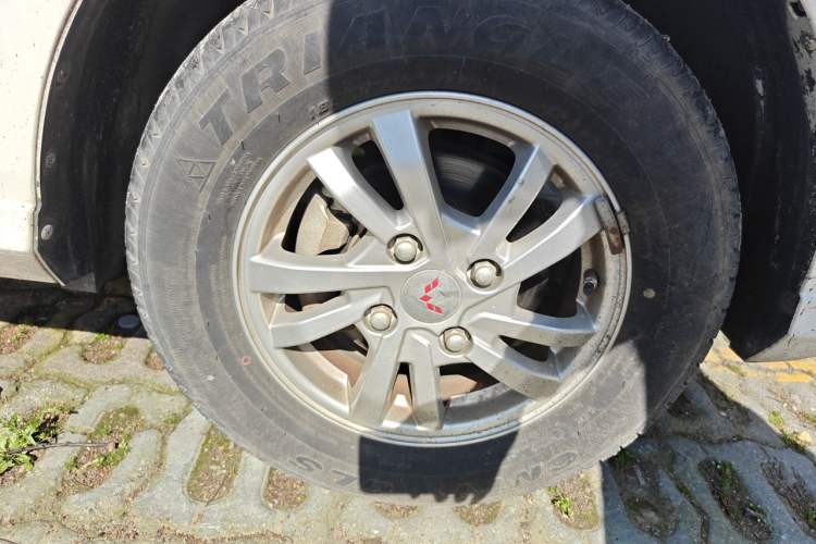 Used Wuling Hongguang 2019 1.5L S Standard Version China VI LAR Exterior 1
