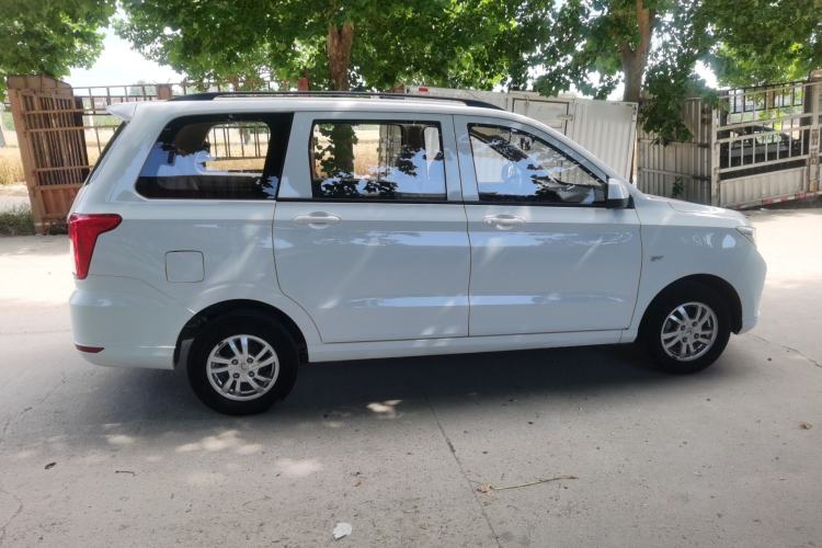 Used Wuling Hongguang 2019 1.5L S Standard Version China VI LAR Exterior 2