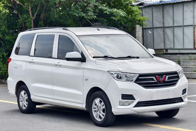 Used Wuling Hongguang 2019 1.5L S Standard Version China VI LAR Exterior 2
