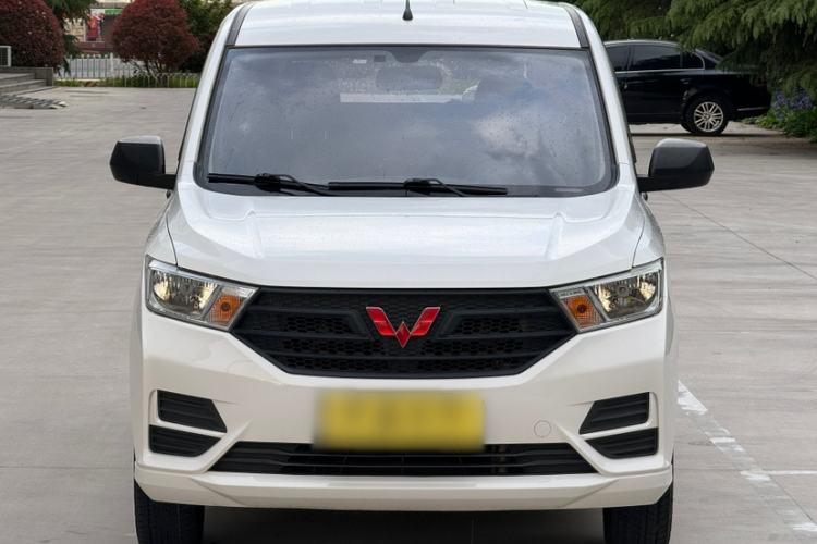 Used Wuling Hongguang 2019 1.5L S Basic Version China VI Standard LAR Exterior 3