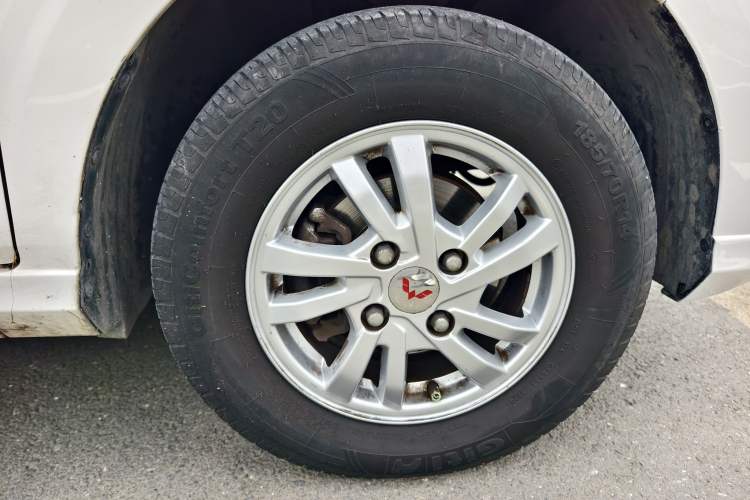 Used Wuling Hongguang 2019 1.5L S Standard Version China VI LAR Exterior 3