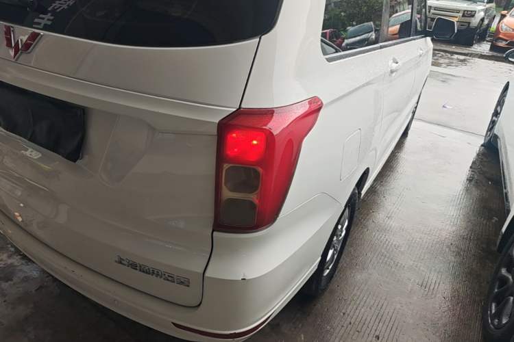 Used Wuling Hongguang 2019 1.5L S Comfort Edition China VI LAR Exterior 3