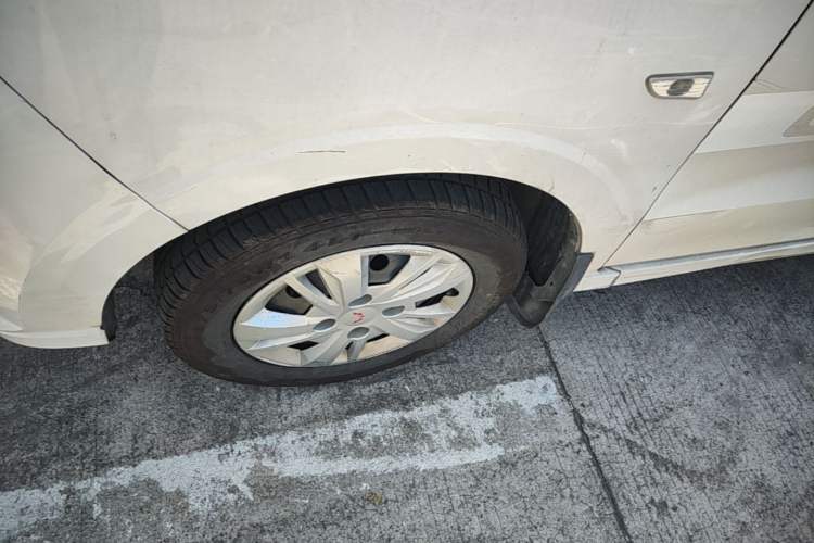 Used Wuling Hongguang 2019 1.5L S Basic Version China VI Standard LAR Exterior 4