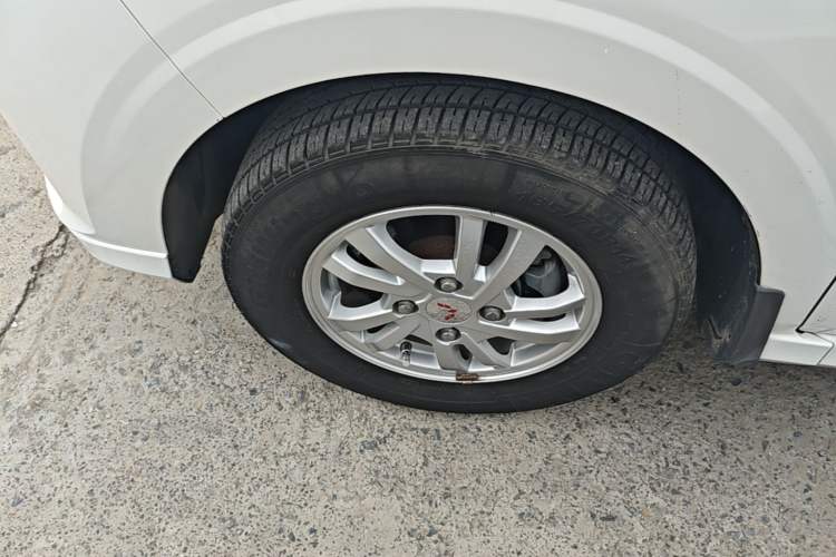 Used Wuling Hongguang 2019 1.5L S Standard Version China VI LAR Exterior 4