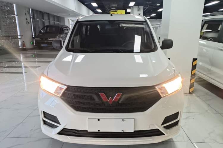 Used Wuling Hongguang 2019 1.5L S Basic Version China VI Standard LAR Front