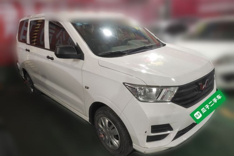 Used Wuling Hongguang 2019 1.5L S Basic Version China VI Standard LAR Front Right 45 Deg