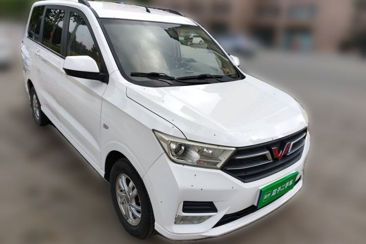 Used Wuling Hongguang 2019 1.5L S Comfort Edition China VI LAR Front Right 45 Deg