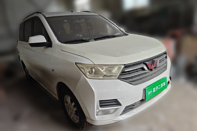 Used Wuling Hongguang 2019 1.5L S Comfort Edition China VI LAR Front Right 45 Deg