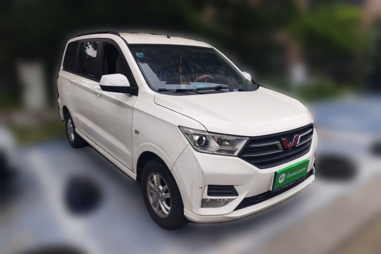 Used Wuling Hongguang 2019 1.5L S Comfort Edition China VI LAR Front Right 45 Deg