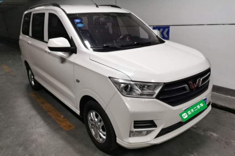 Used Wuling Hongguang 2019 1.5L S Standard Version China VI LAR Front Right 45 Deg