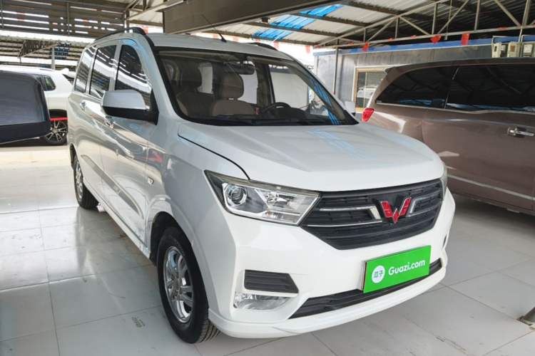 Used Wuling Hongguang 2019 1.5L S Standard Version China VI LAR Front Right 45 Deg