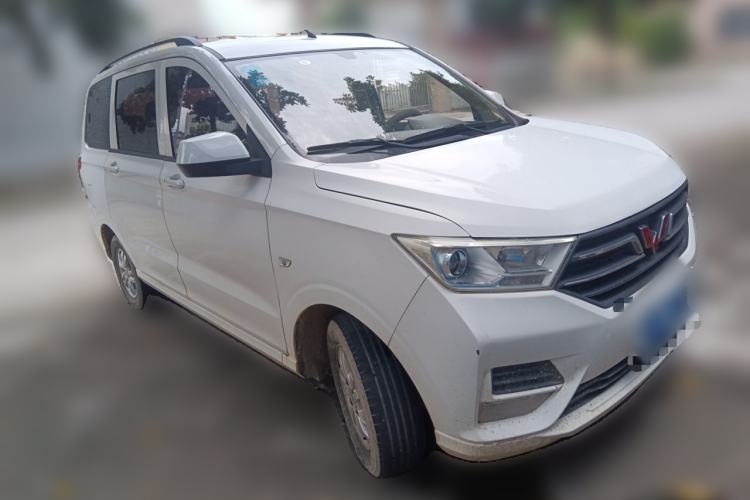 Used Wuling Hongguang 2019 1.5L S Standard Version China VI LAR Front Right 45 Deg