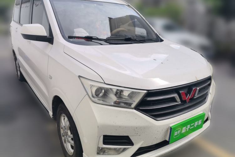 Used Wuling Hongguang 2019 1.5L S Comfort Edition China VI LAR Front Right 45 Deg