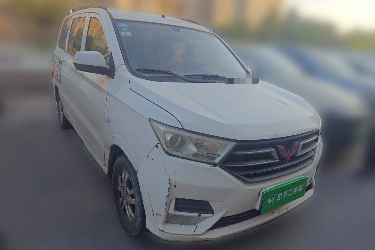 Used Wuling Hongguang 2019 1.5L S Standard Version China VI LAR Front Right 45 Deg