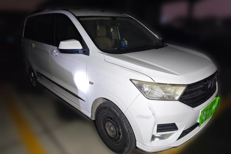 Used Wuling Hongguang 2019 1.5L S Comfort Edition China VI LAR Front Right 45 Deg