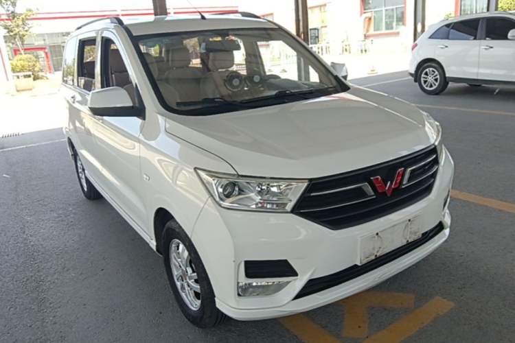 Used Wuling Hongguang 2019 1.5L S Standard Version China VI LAR Front Right 45 Deg