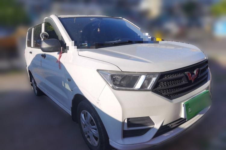 Used Wuling Hongguang 2019 1.5L S Basic Version China VI Standard LAR Front Right 45 Deg