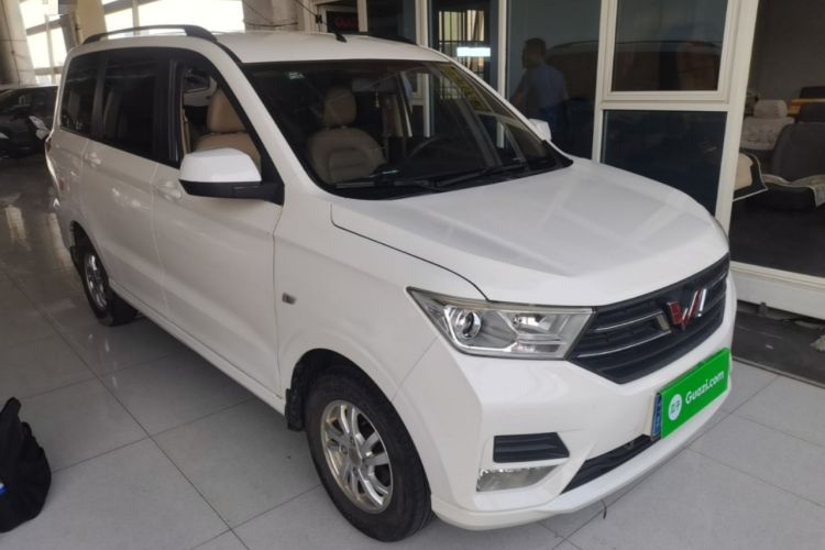 Used Wuling Hongguang 2019 1.5L S Comfort Edition China VI LAR Front Right 45 Deg