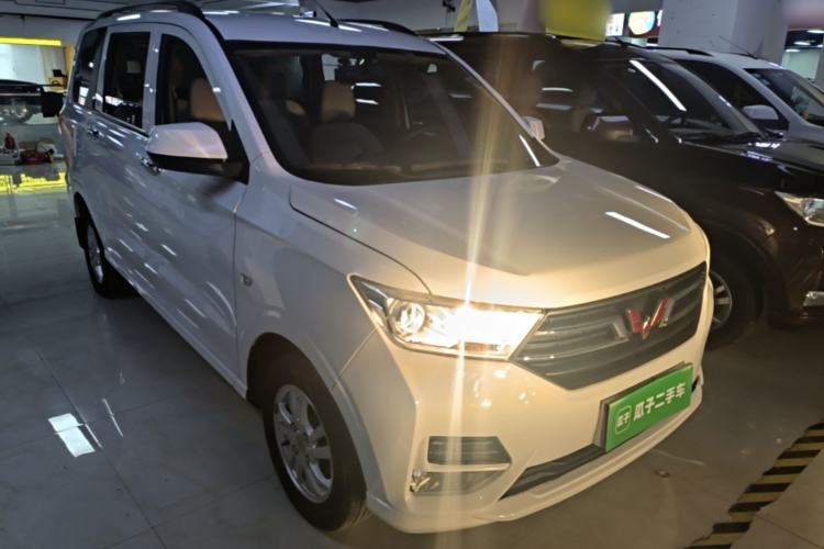 Used Wuling Hongguang 2019 1.5L S Standard Version China VI LAR Front Right 45 Deg