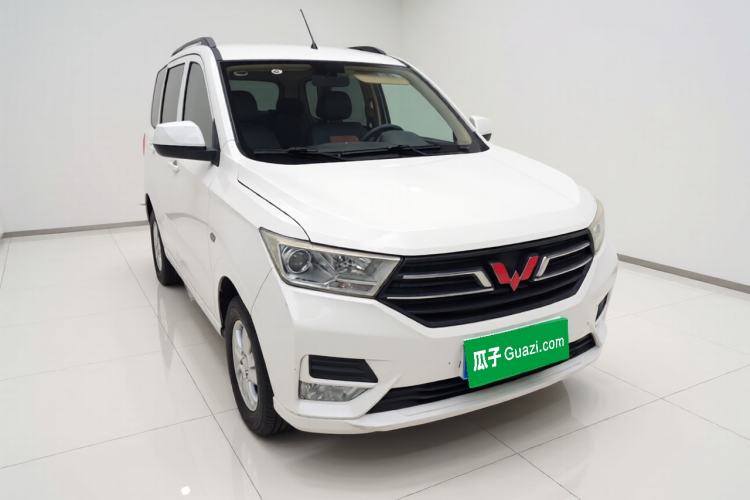 Used Wuling Hongguang 2019 1.5L S Standard Version China VI LAR Front Right 45 Deg