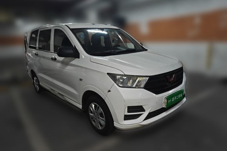 Used Wuling Hongguang 2019 1.5L S Basic Version China VI Standard LAR Front Right 45 Deg