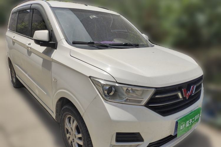 Used Wuling Hongguang 2019 1.5L S Comfort Edition China VI LAR Front Right 45 Deg