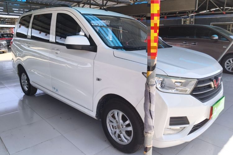 Used Wuling Hongguang 2019 1.5L S Standard Version China VI LAR Front Right 45 Deg