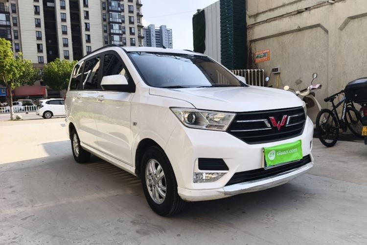 Used Wuling Hongguang 2019 1.5L S Comfort Edition China VI LAR Front Right 45 Deg