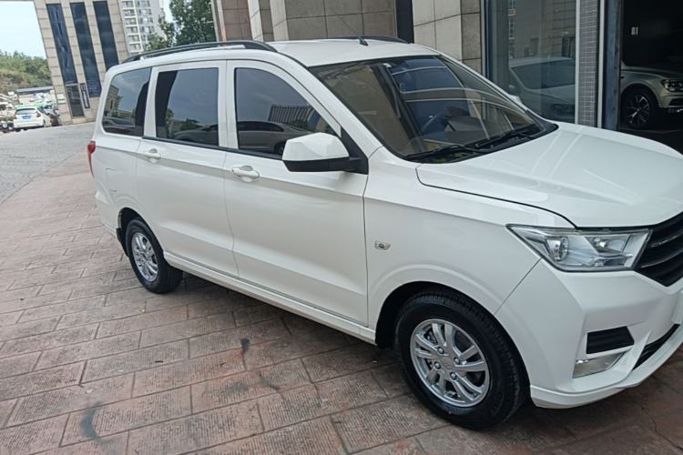 Used Wuling Hongguang 2019 1.5L S Standard Version China VI LAR Front Right 45 Deg