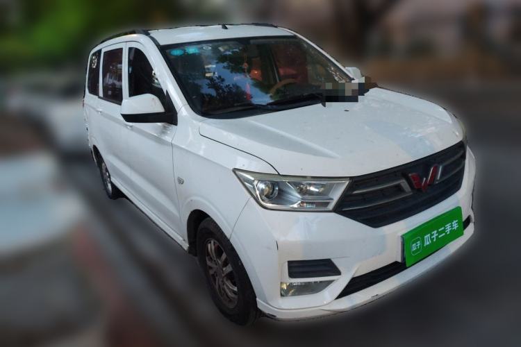 Used Wuling Hongguang 2019 1.5L S Standard Version China VI LAR Front Right 45 Deg
