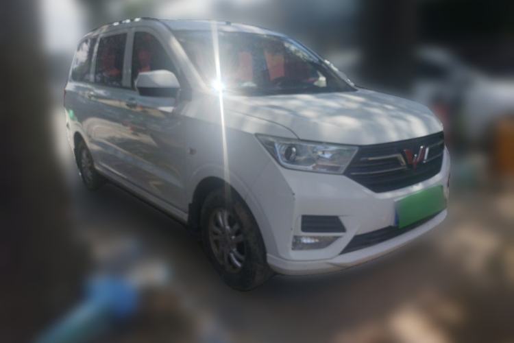 Used Wuling Hongguang 2019 1.5L S Standard Version China VI LAR Front Right 45 Deg