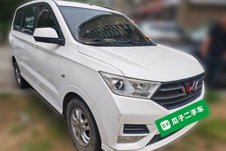 Used Wuling Hongguang 2019 1.5L S Comfort Edition China VI LAR Front Right 45 Deg