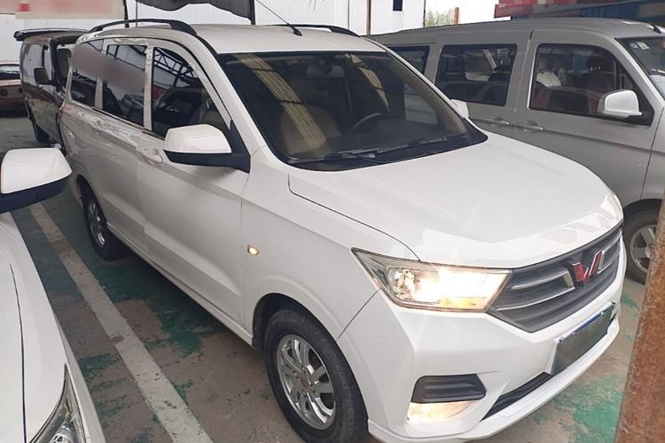 Used Wuling Hongguang 2019 1.5L S Standard Version China VI LAR Front Right 45 Deg