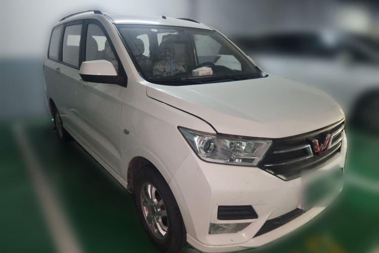 Used Wuling Hongguang 2019 1.5L S Comfort Edition China VI LAR Front Right 45 Deg